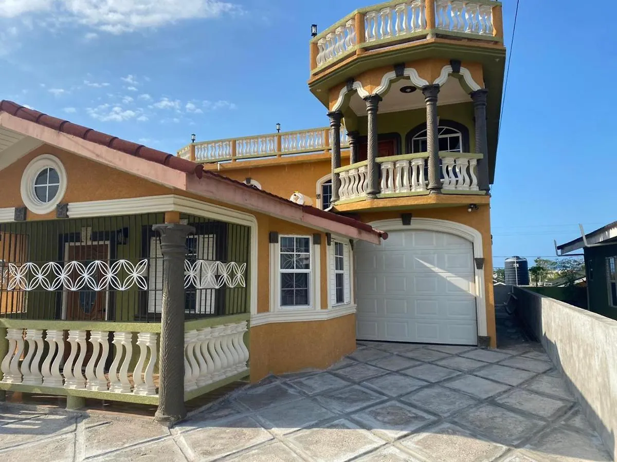 Chamrick'S Palace Villa Florence Hall 0*,  Jamaica